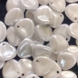 Preview: RPB-02020-21402 - Rose Petal Beads in Weiß shell