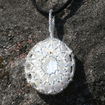 FT 0160 - Bastelset "Amulett umperlte Perlmuttscheibe", Silber/Kristall