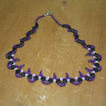 FT 0166 - Bastelset Kette "Cezch Tile und Swarovski in Bögen" - violett