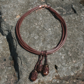 A_HB 0026 - Glockenblumen-Kette in Braun-Kupfer in Herringbonetechnik (Anleitung)