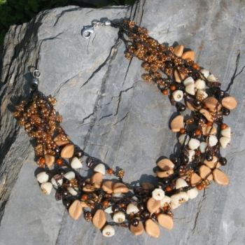 MS 0022 - Bastelset Mehrstrangkette in Topas-Beige mit Blüten und Blättern