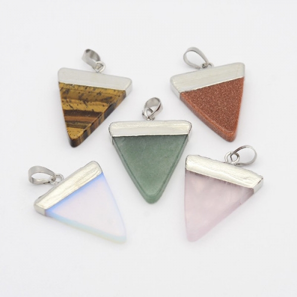 AH 0230 - Anhänger "Dreieck-Edelstein"