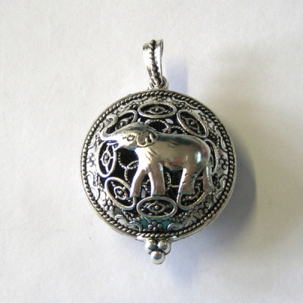 AH 0306 - Anhänger "Medaillon kleiner Elefant"