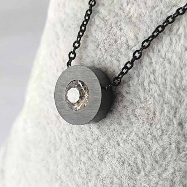 FKE 0014 - Kette aus Edelstahl mit Anhänger "Funkelndes Auge in Schwarz"