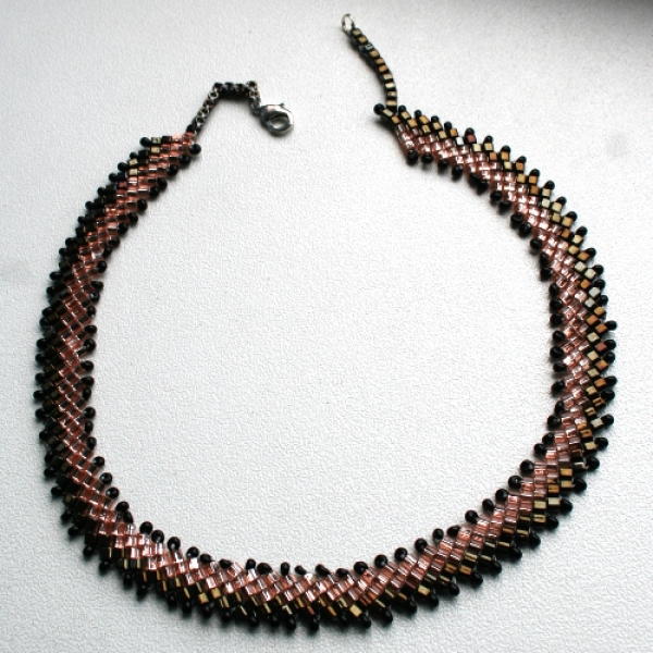 SQ 0006 - Kette Cubes "Bronze-Rose" in diagonalem Square Stitch