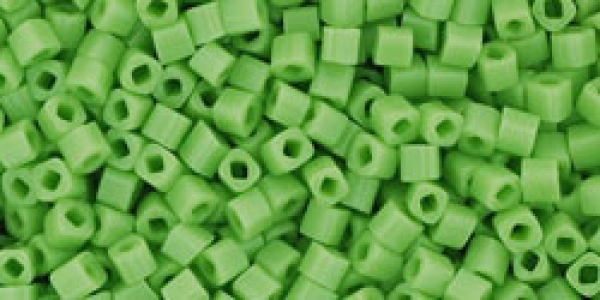 TC-15-44 - Toho Cubes 15/0, 1,5mm, Opaque Sour Apple