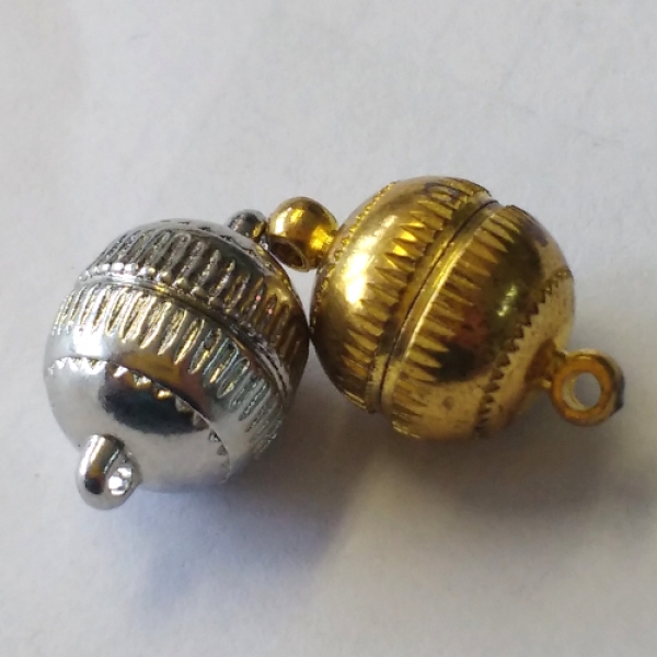 V 0065 - Magnetverschluss 'Kugel', 12mm, gold- oder silberfarben